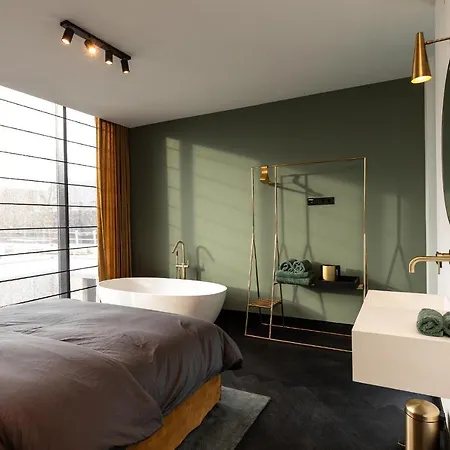 Stella Boutique 4*